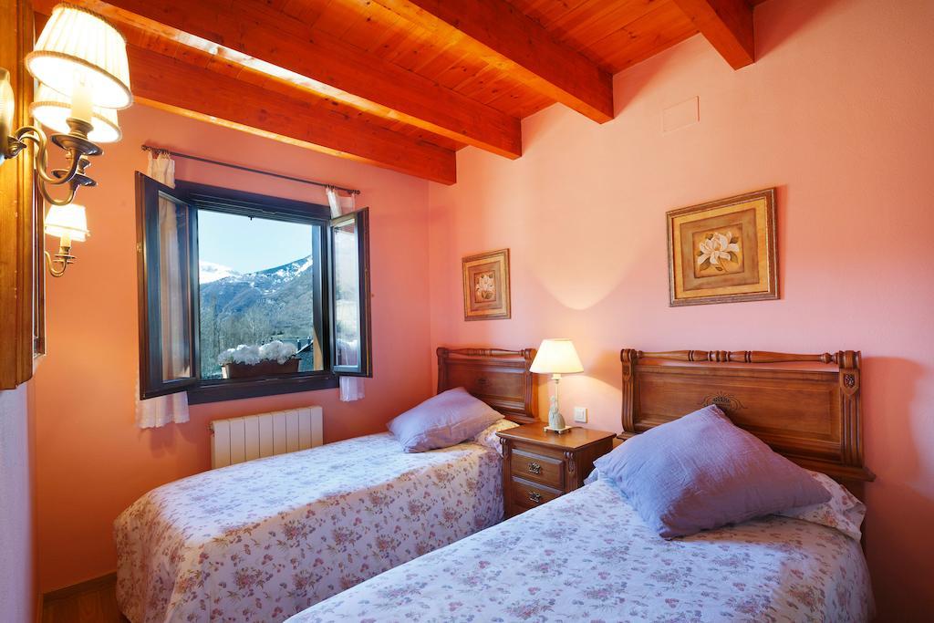 Torres De Vallibierna Benasque Zimmer foto